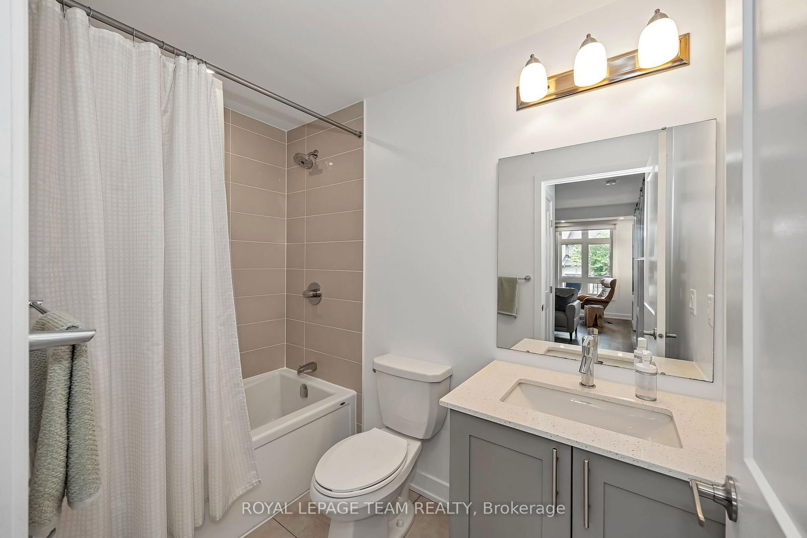 121 Fairweather Street • Ottawa, ON photo 20