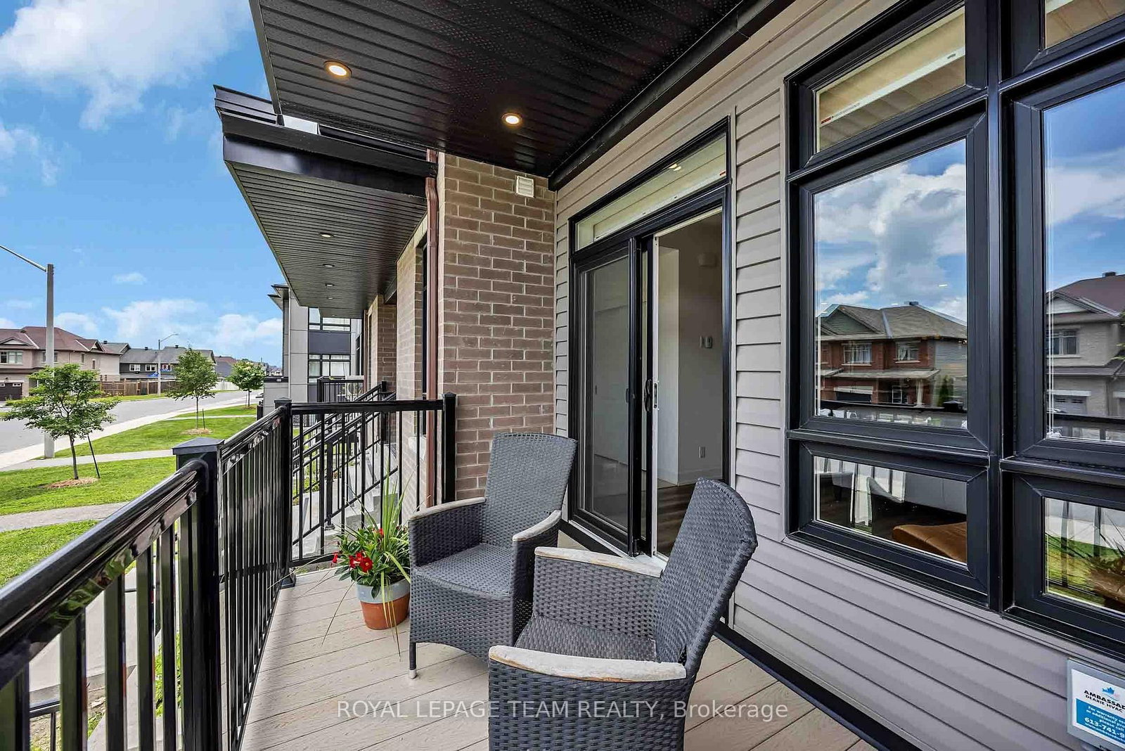 121 Fairweather Street • Ottawa, ON photo 21