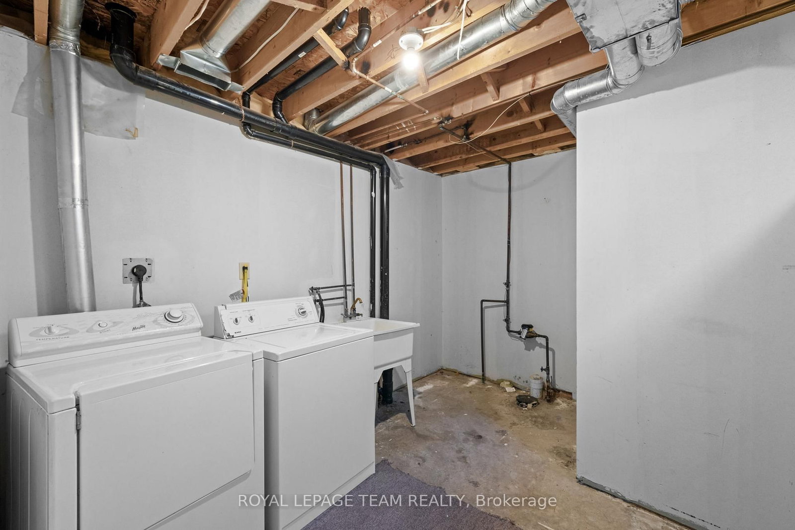 1991 Banff Avenue • Ottawa, ON photo 22