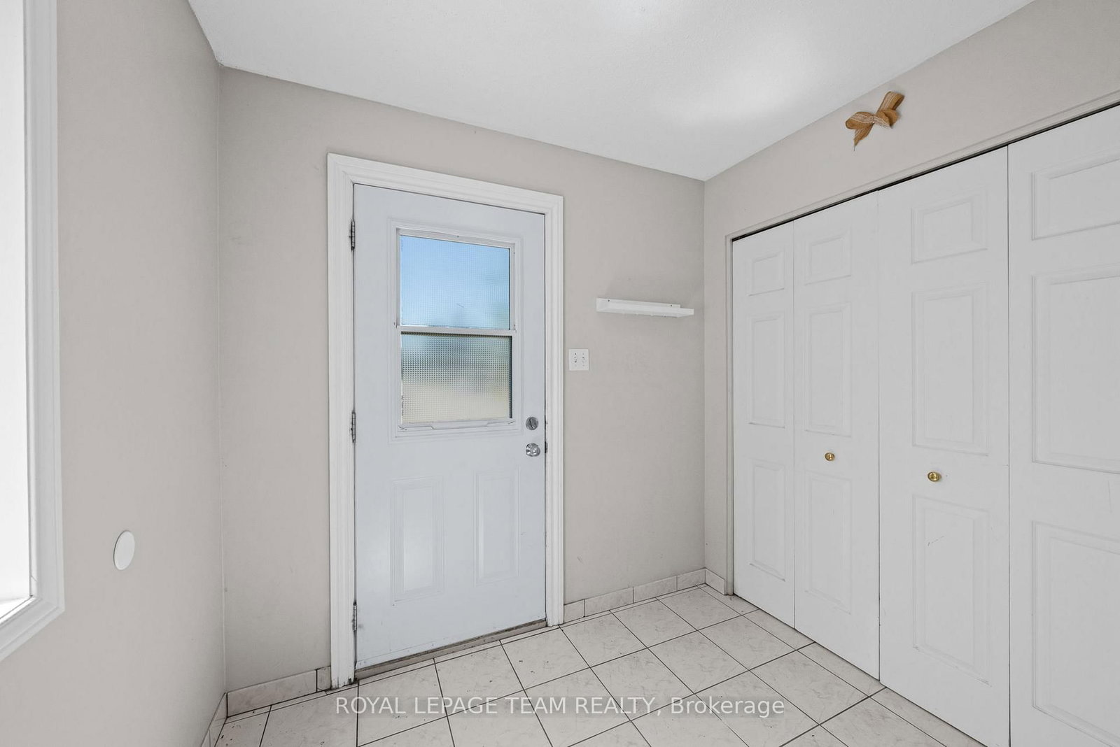 1991 Banff Avenue • Ottawa, ON photo 28