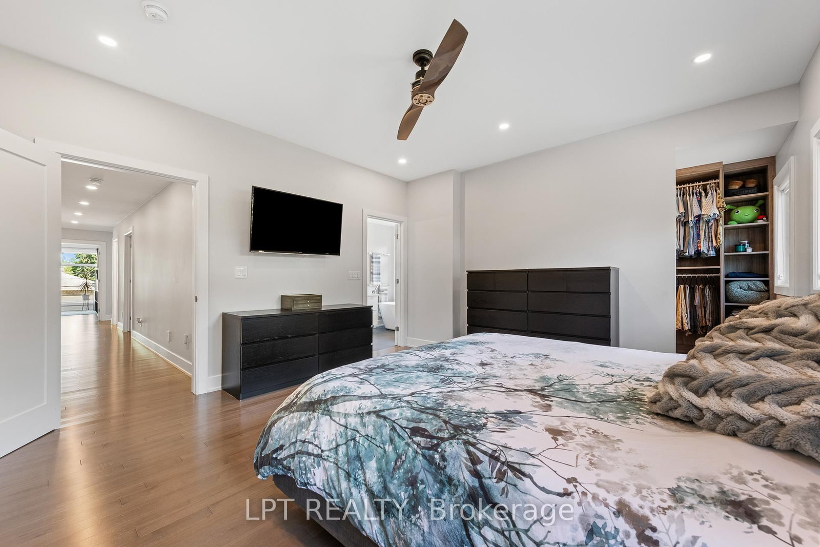 1740 ST BARBARA Street • Ottawa, ON photo 19