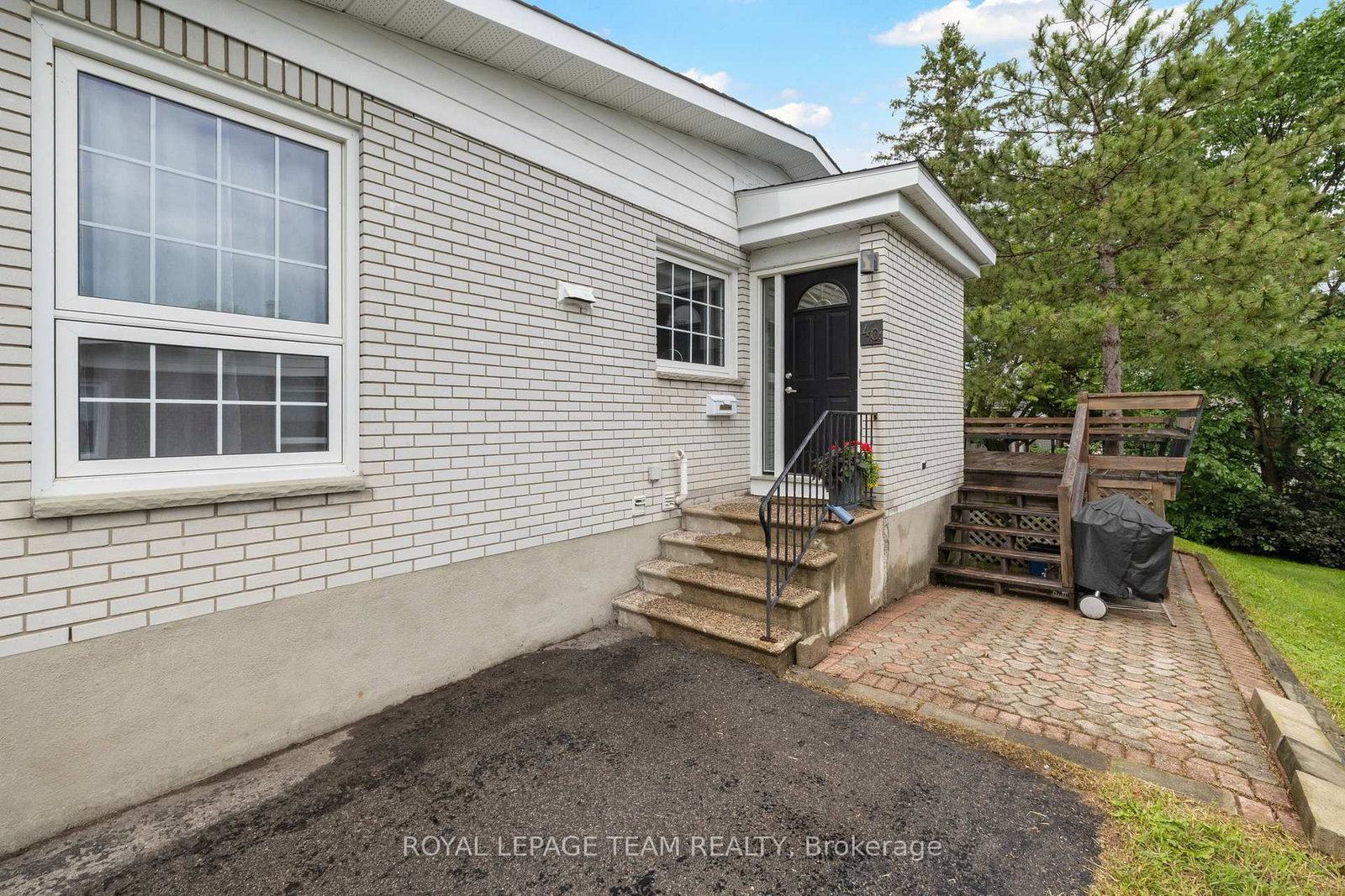 40 Woodmount Crescent • Ottawa, ON photo 3