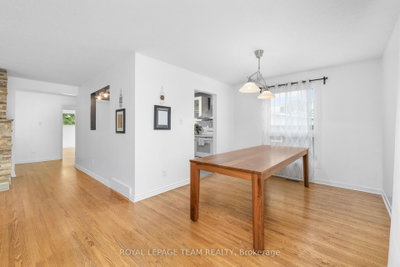 40 Woodmount Crescent • Ottawa, ON photo 9