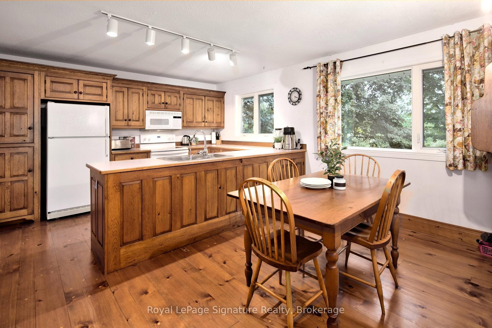 194700 Grey Road 13 Road S • Grey Highlands, ON photo 11