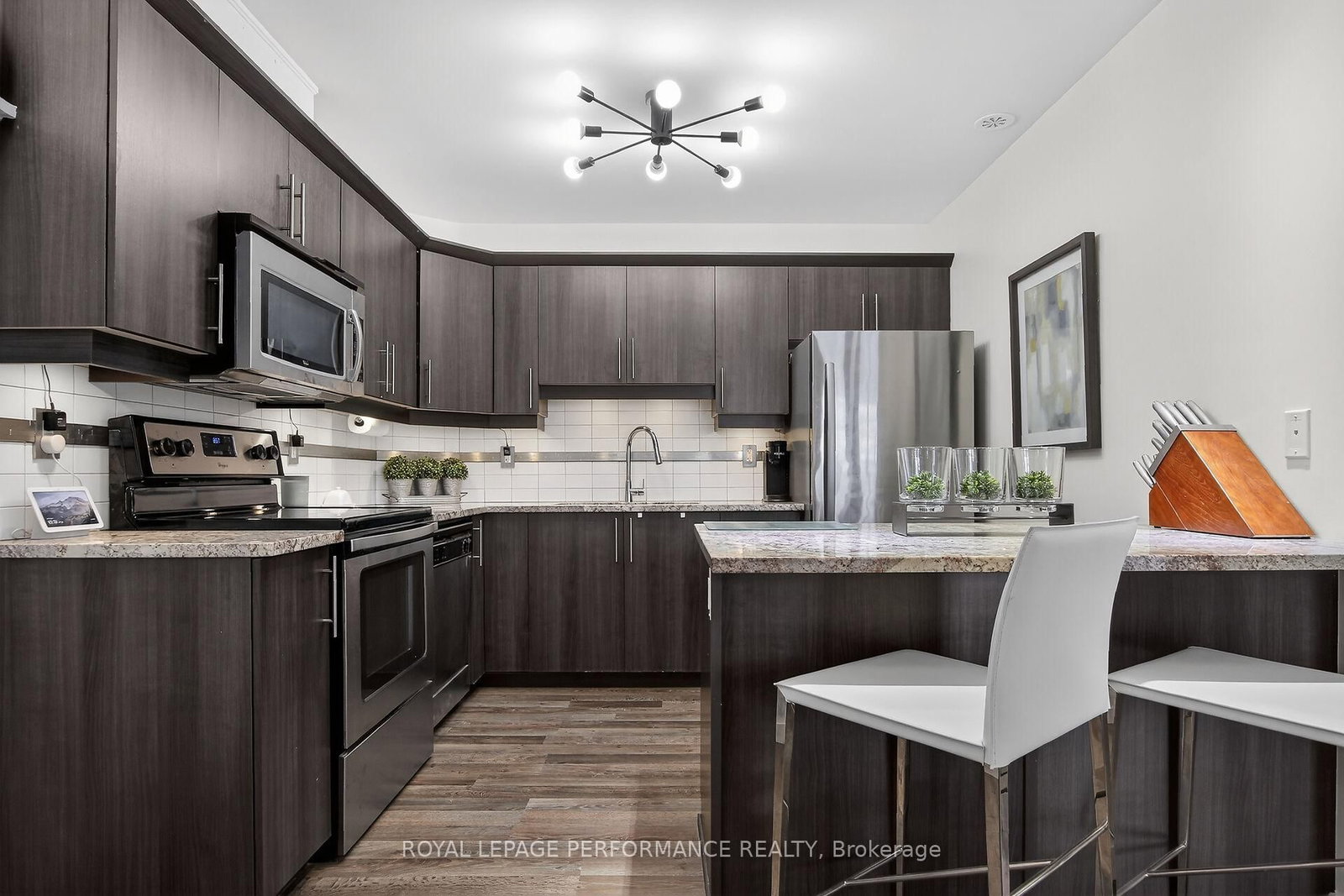 135 Harthill Way • #B • Ottawa, ON photo 10