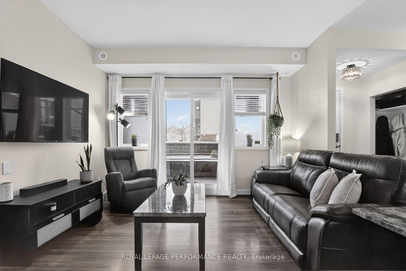 135 Harthill Way • #B • Ottawa, ON photo 19