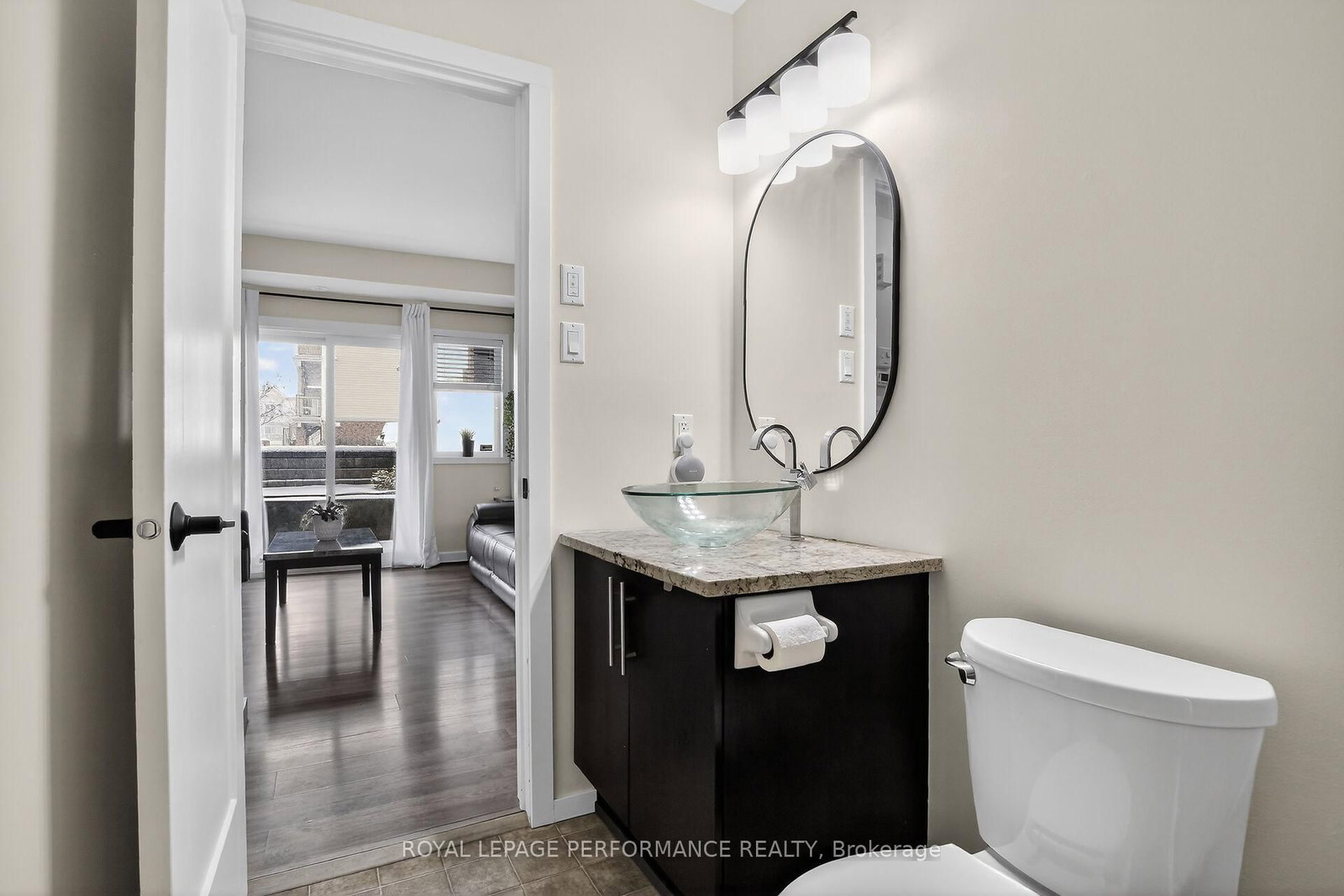 135 Harthill Way • #B • Ottawa, ON photo 26