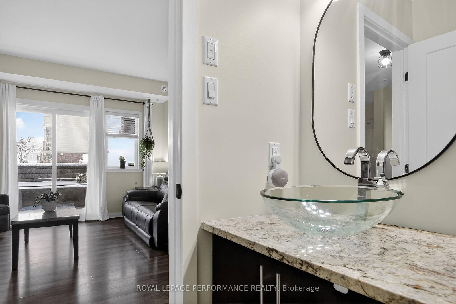 135 Harthill Way • #B • Ottawa, ON photo 28