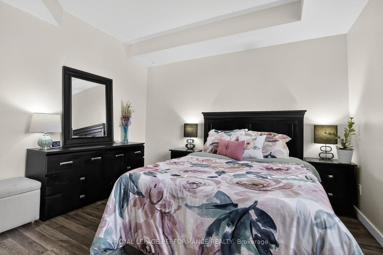 135 Harthill Way • #B • Ottawa, ON photo 30