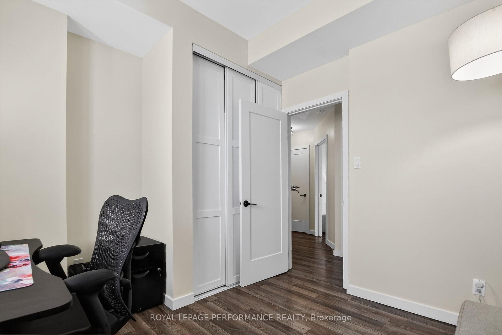 135 Harthill Way • #B • Ottawa, ON photo 33