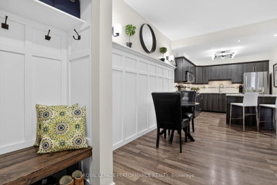 135 Harthill Way • #B • Ottawa, ON photo 5