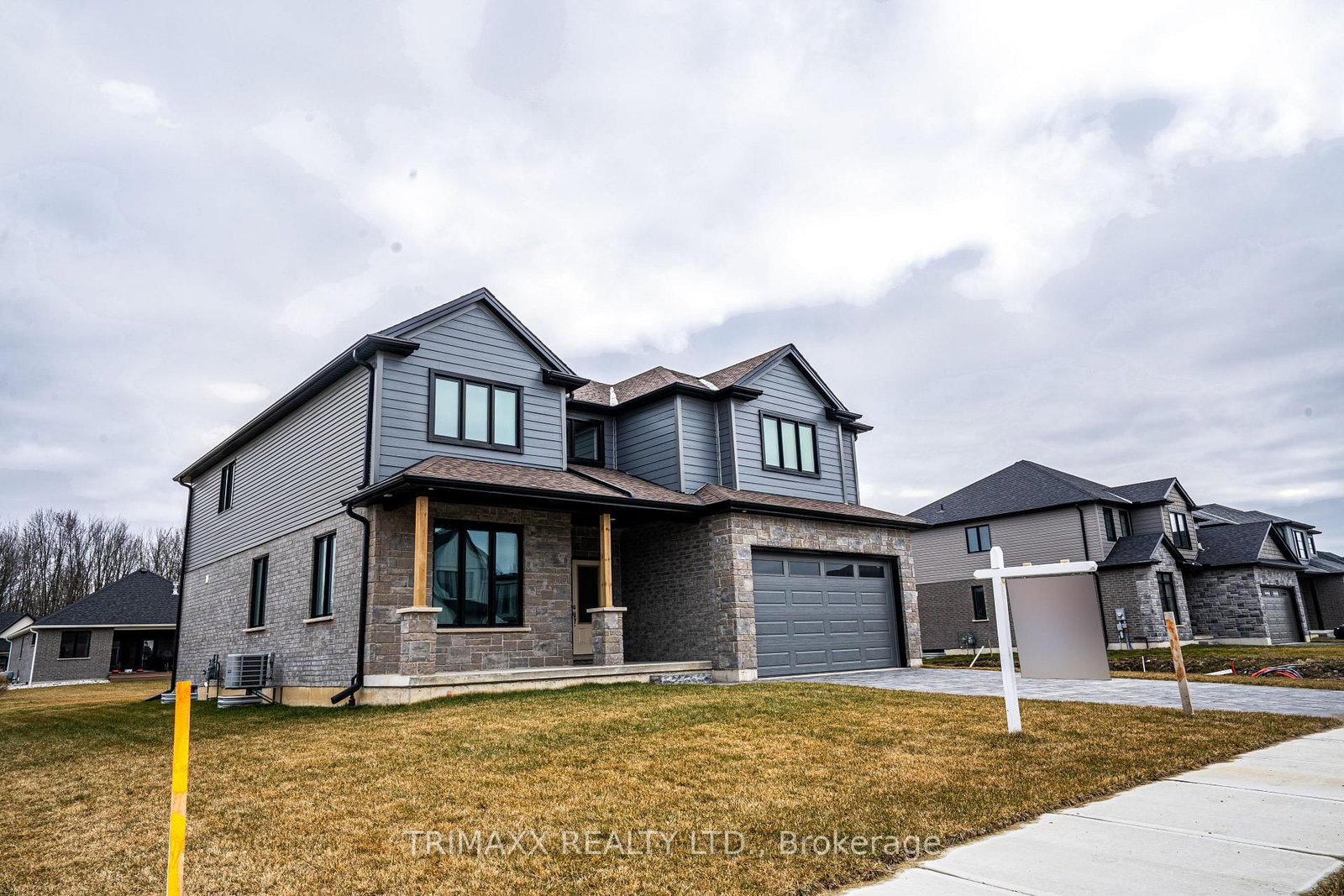 188 Foxborough Place • Thames Centre, ON photo 2