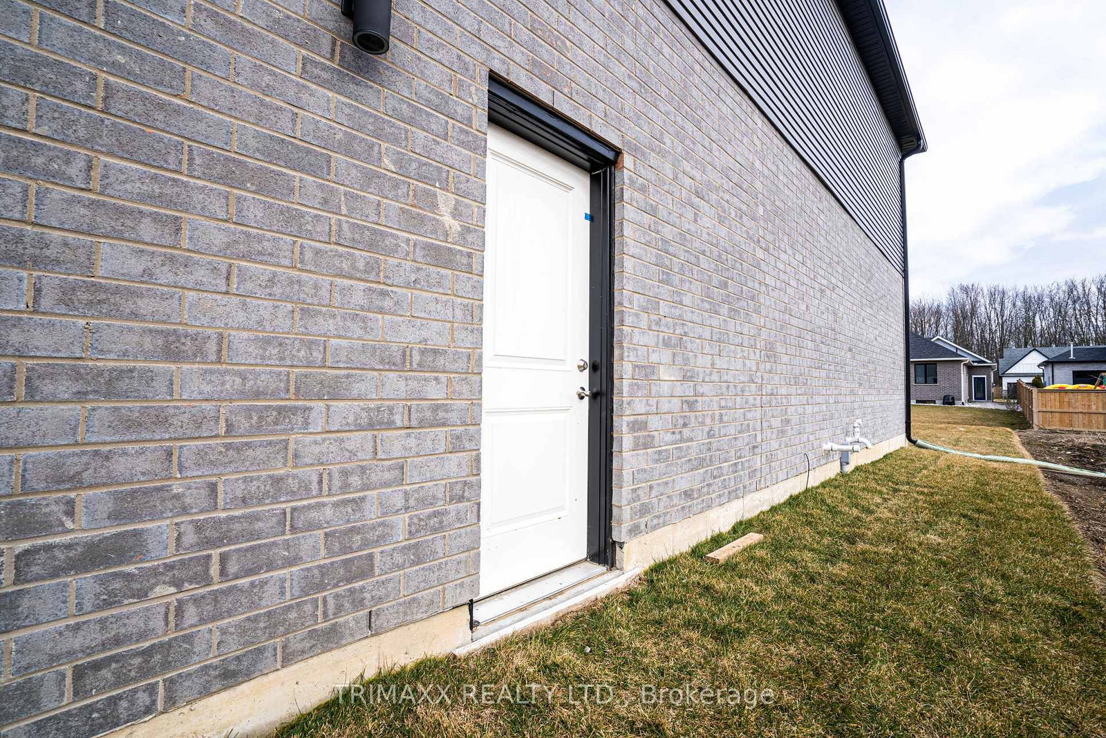 188 Foxborough Place • Thames Centre, ON photo 4