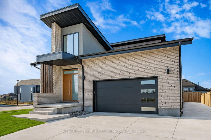 home for lease on 3533 Silverleaf Chse
