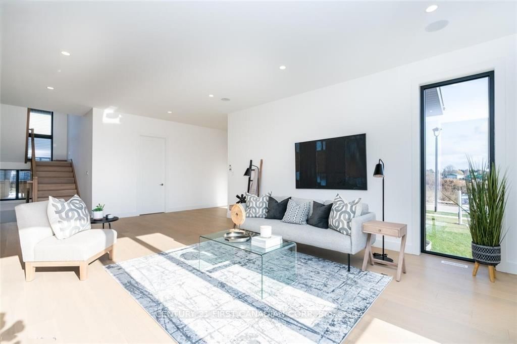 3533 Silverleaf Chase, London South 5