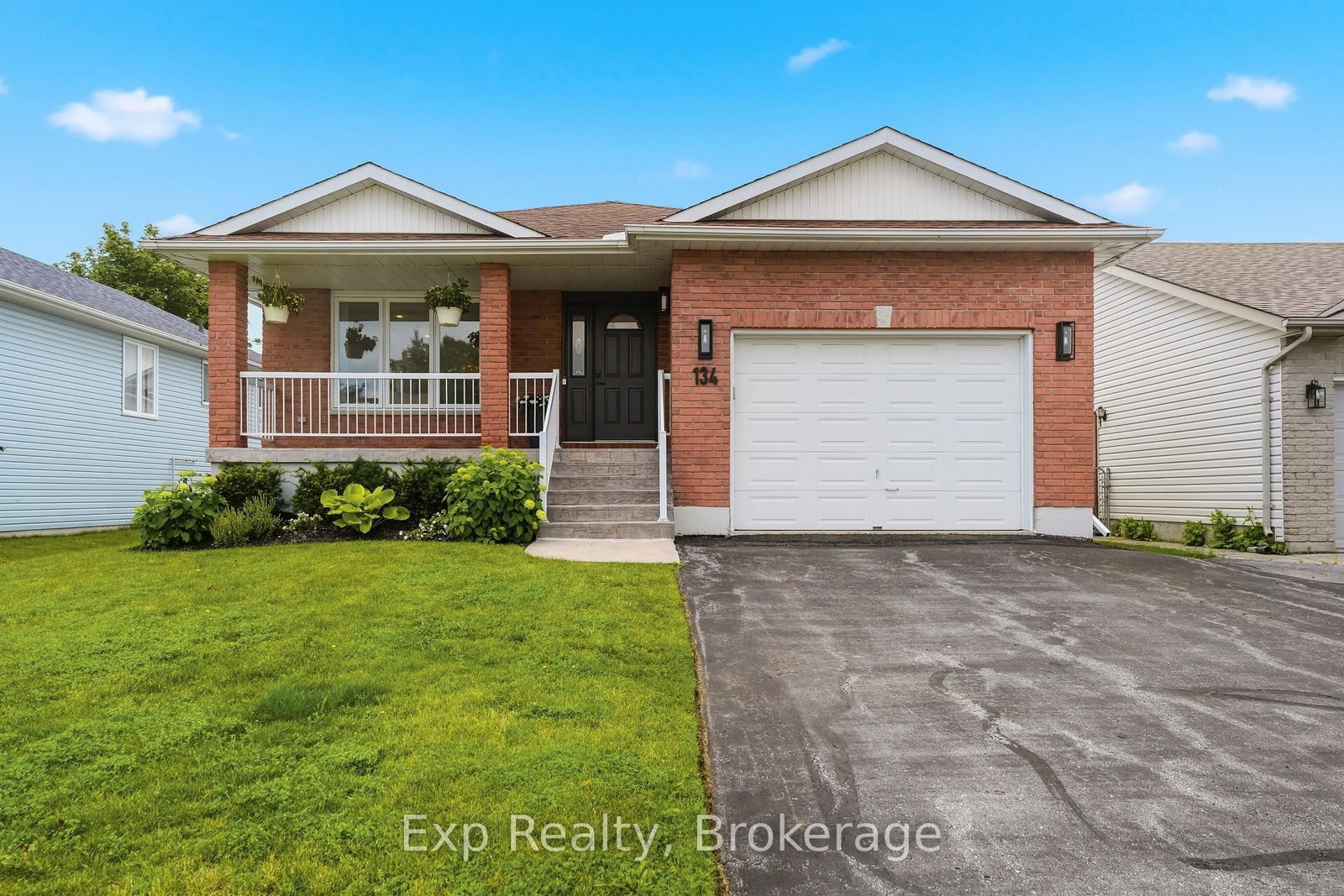 Detached House for sale at 134 Finch Drive, Belleville, Ontario, K8P 5L4 - Belleville Ward - MLS: X13500752