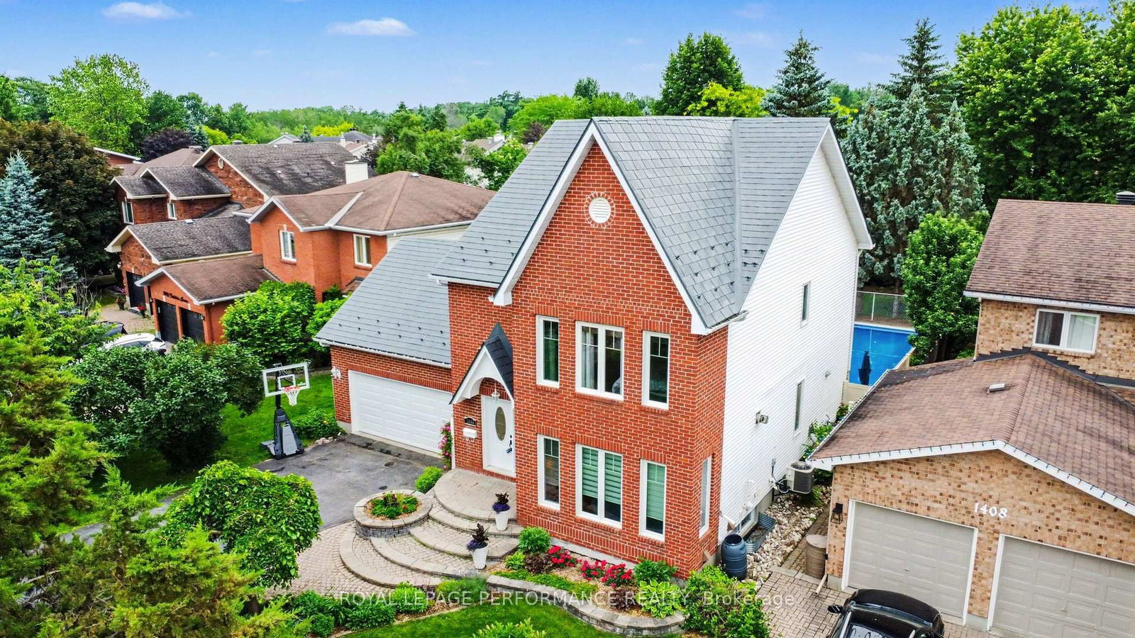 Detached House sold at 1444 Charlebois Avenue, Ottawa, Ontario, K1E 3W5 - Bilberry Creek/Queenswood Heights - MLS: X13500796