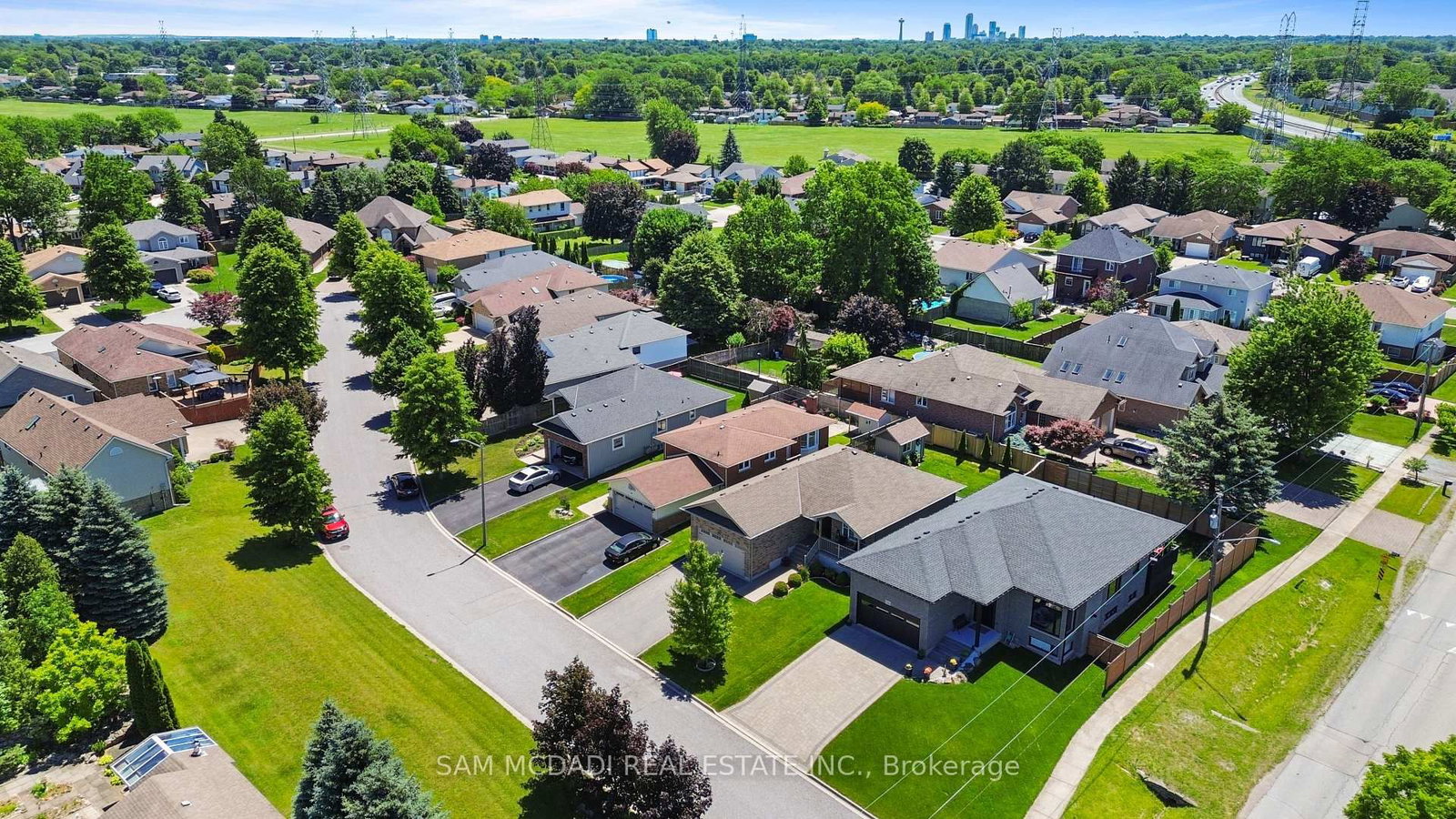 7570 Nadia Court • Niagara Falls, ON photo 5