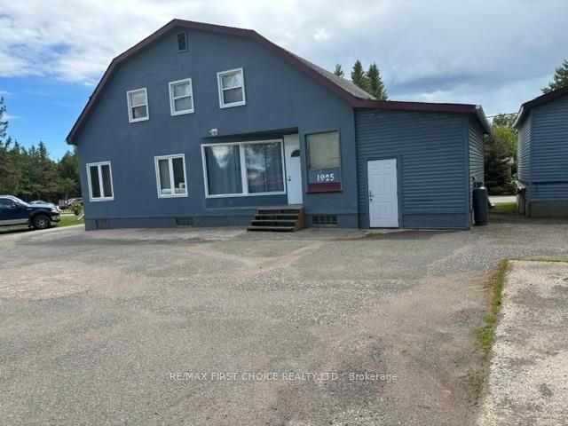 1925 Arthur Street, Thunder Bay