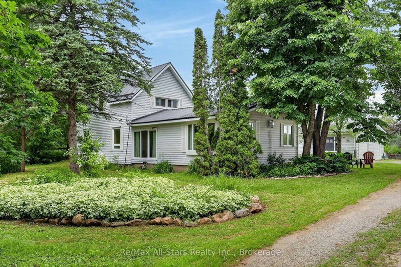 4077 Monck Rd photo 4