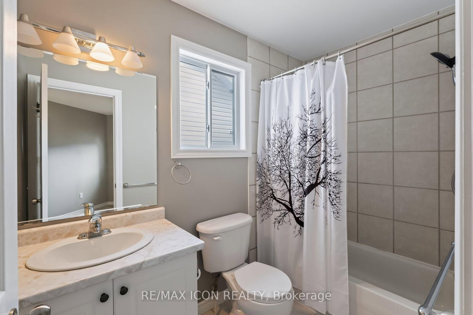 524 Ontario Street • Woodstock, ON photo 23