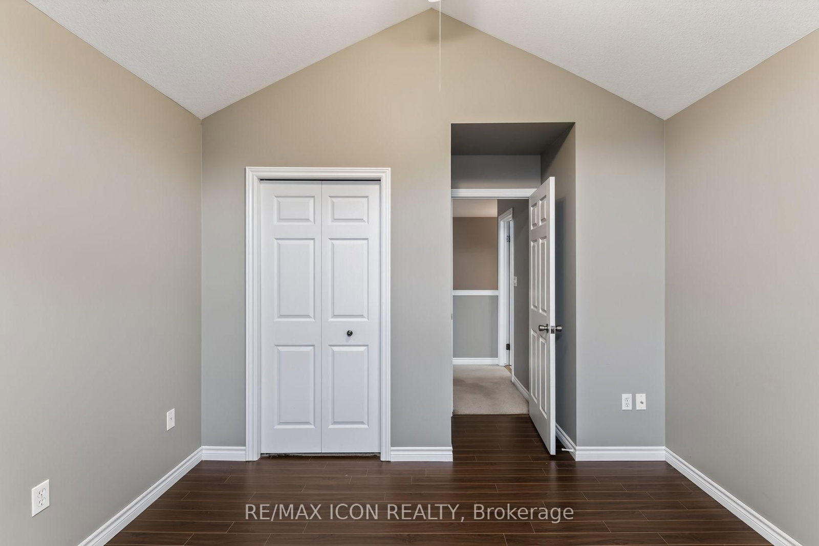 524 Ontario Street • Woodstock, ON photo 26