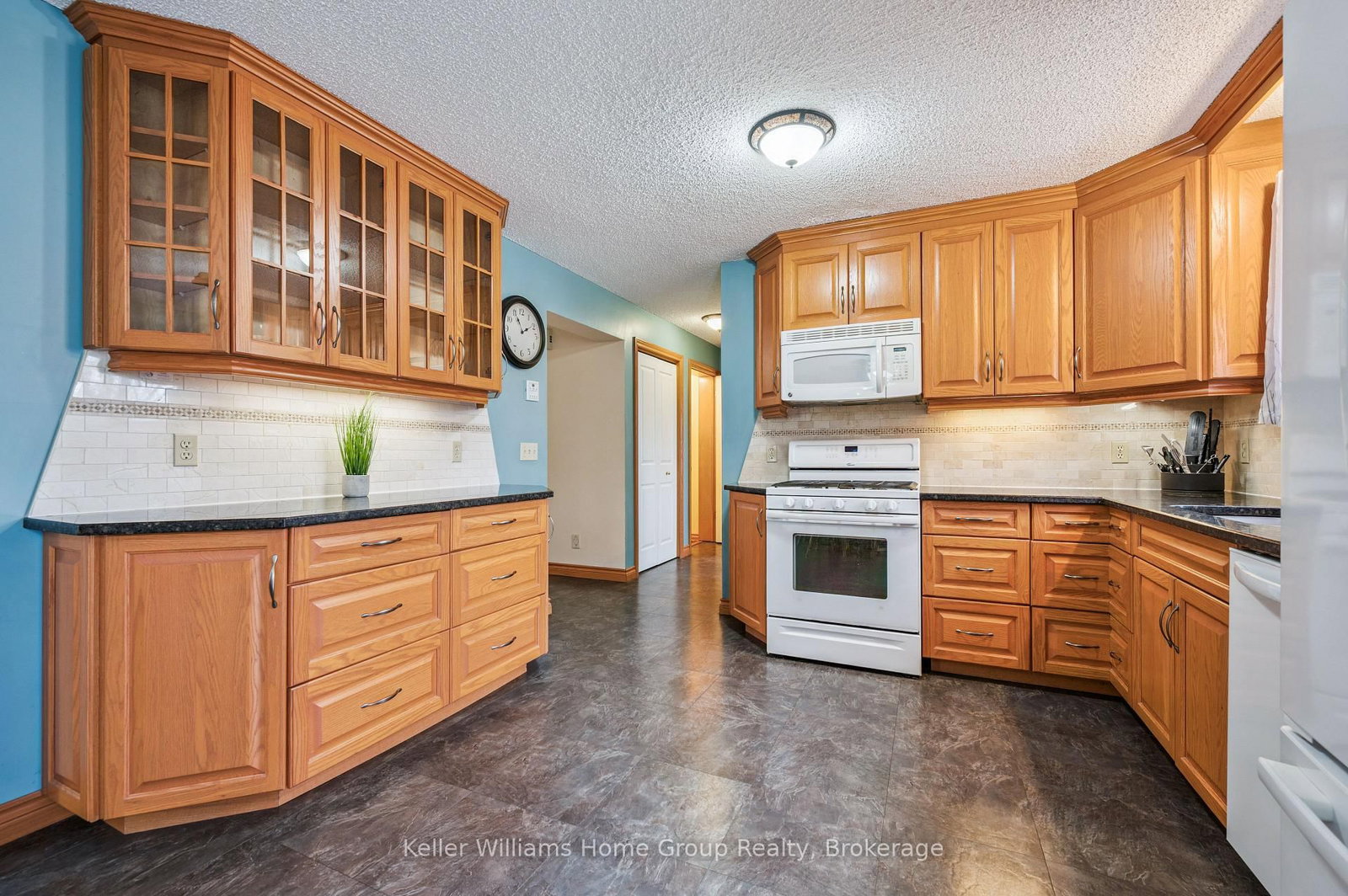 28 Edward Street • Mapleton, ON photo 14