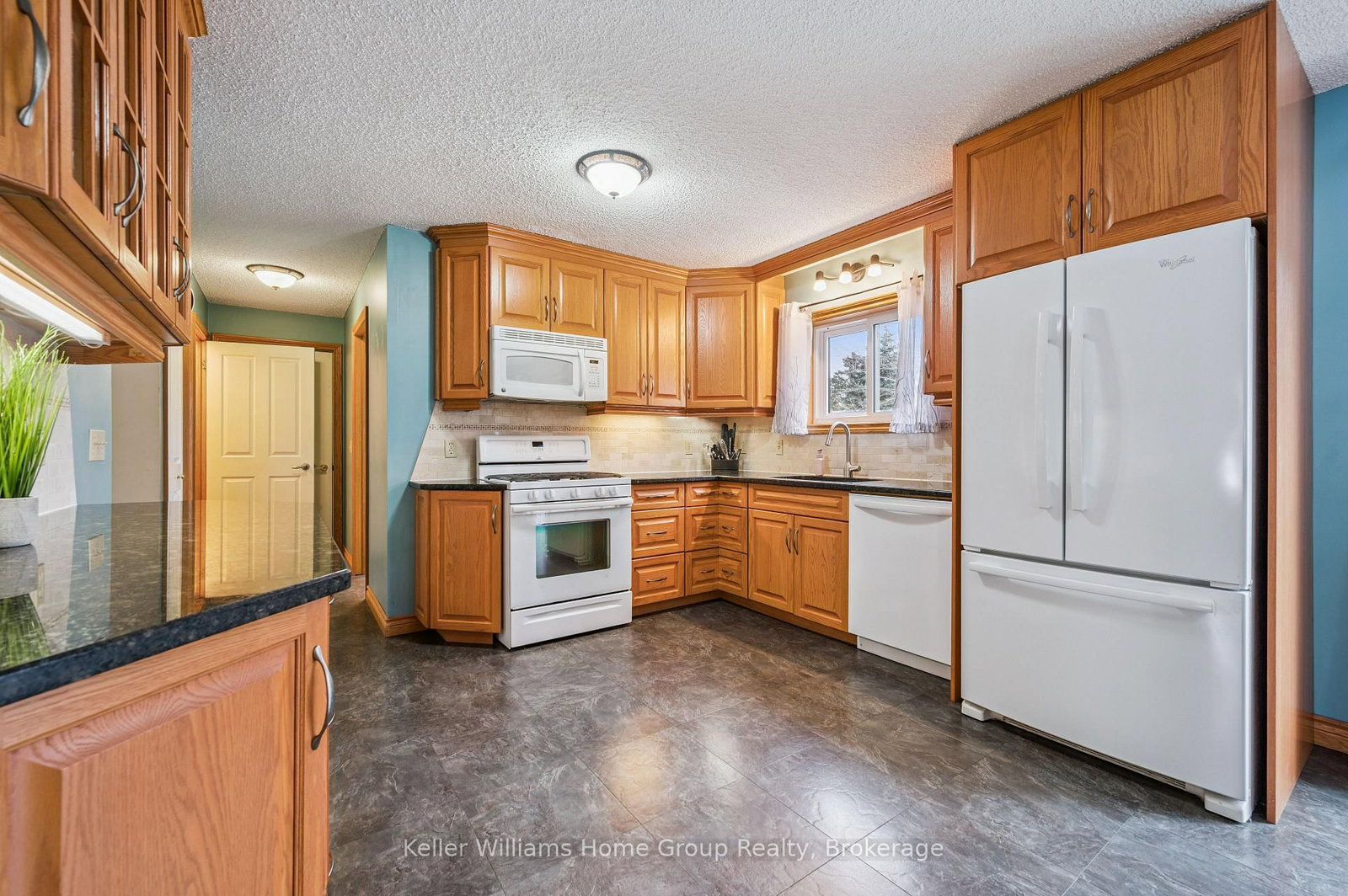 28 Edward Street • Mapleton, ON photo 15