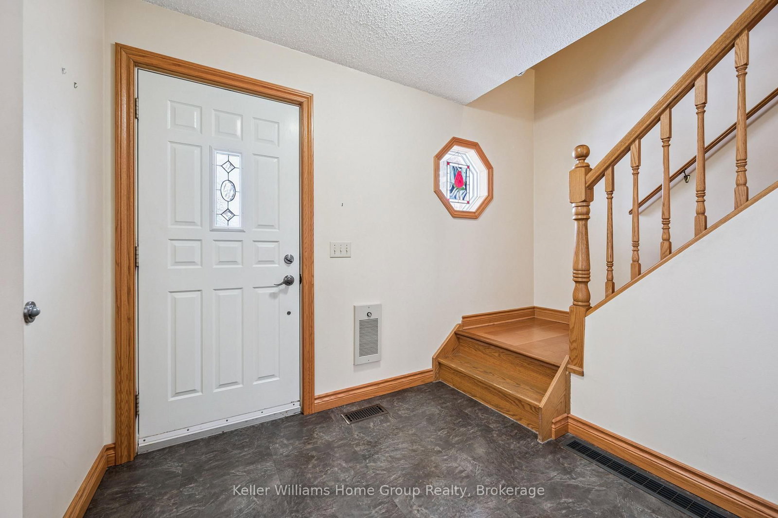28 Edward Street • Mapleton, ON photo 5