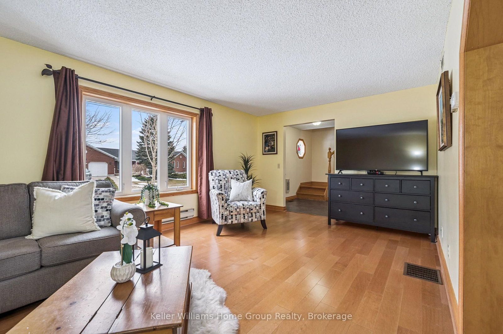 28 Edward Street • Mapleton, ON photo 6