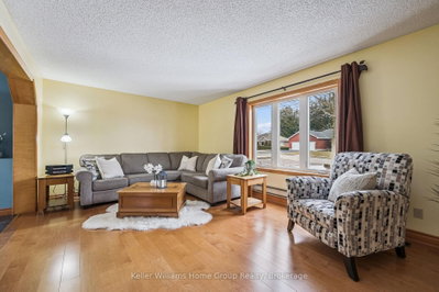28 Edward Street • Mapleton, ON photo 8