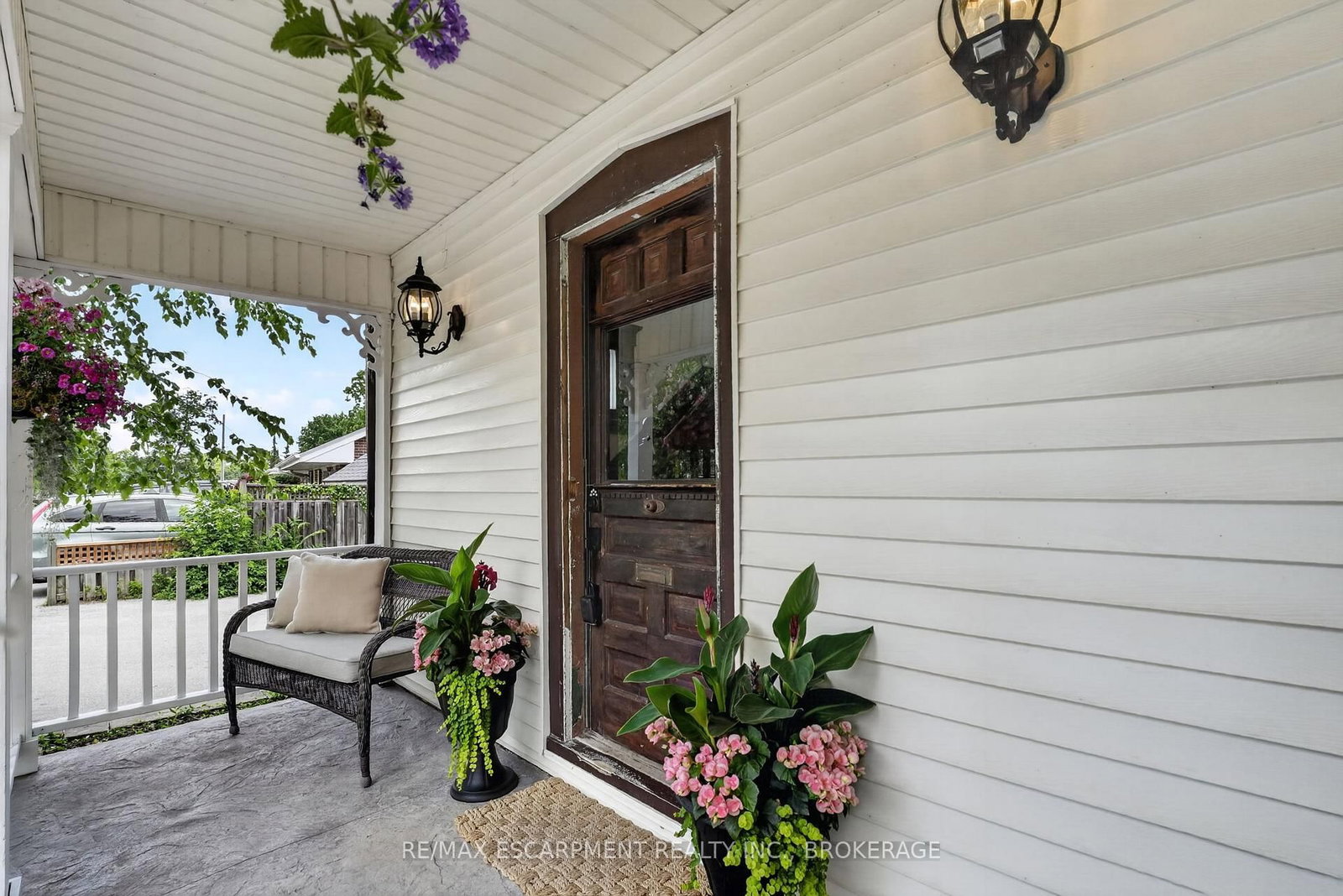 111 Main Street W • Grimsby, ON photo 5