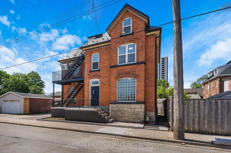 home for lease on #1-388 Wilson Street