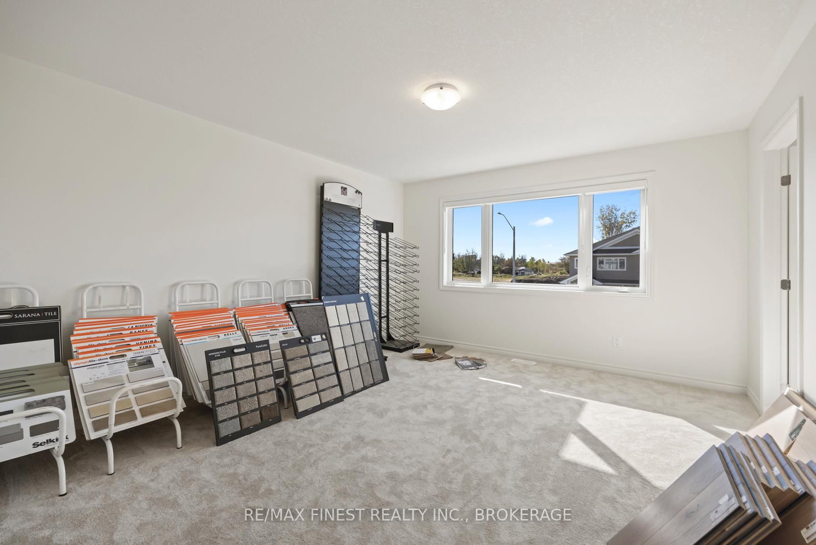 192 HERITAGE PARK Drive • Greater Napanee, ON photo 13