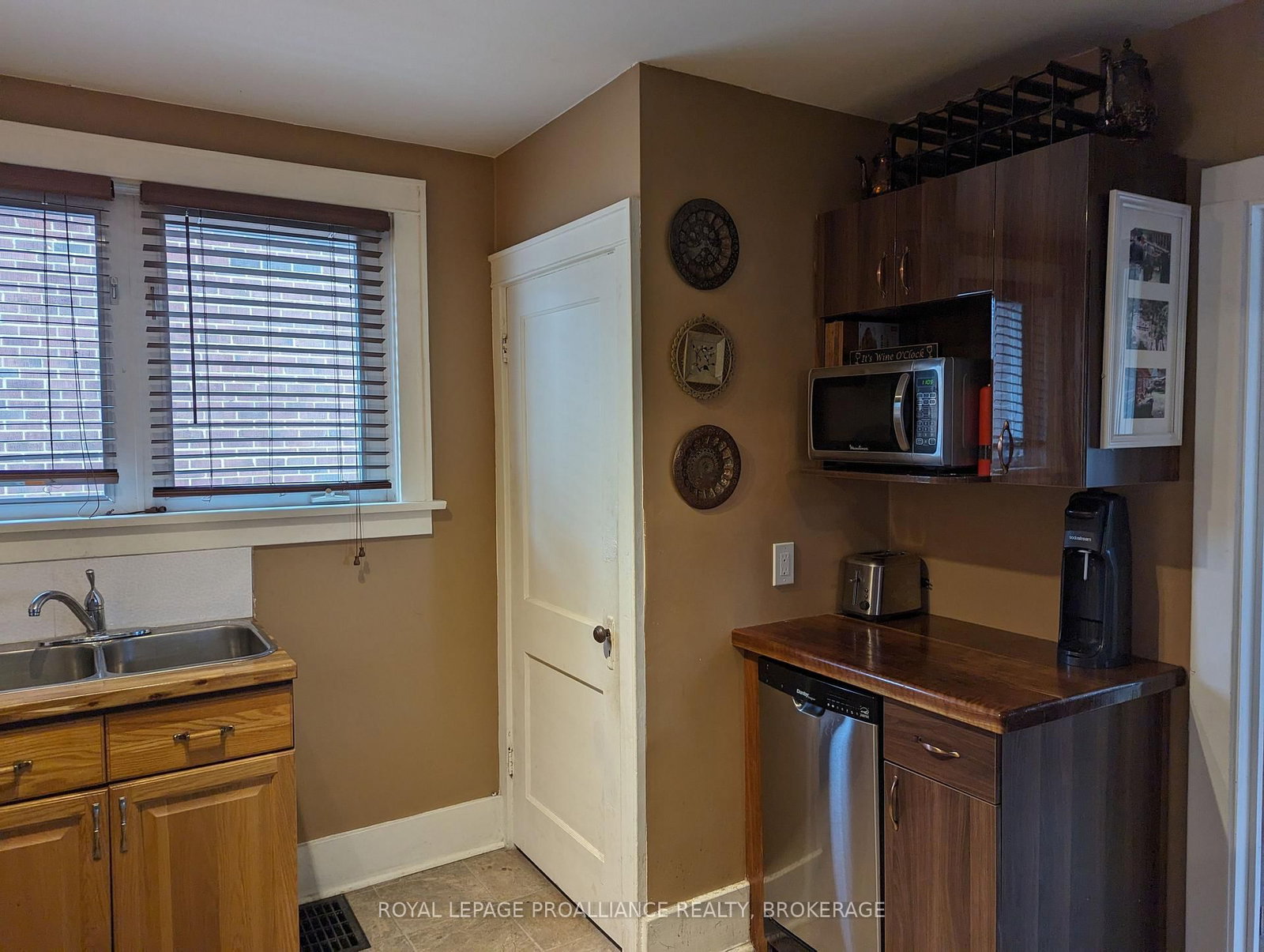 51 Dundas Street • Kingston, ON photo 5