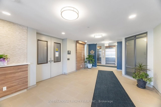 211 - 399 Queen Street S