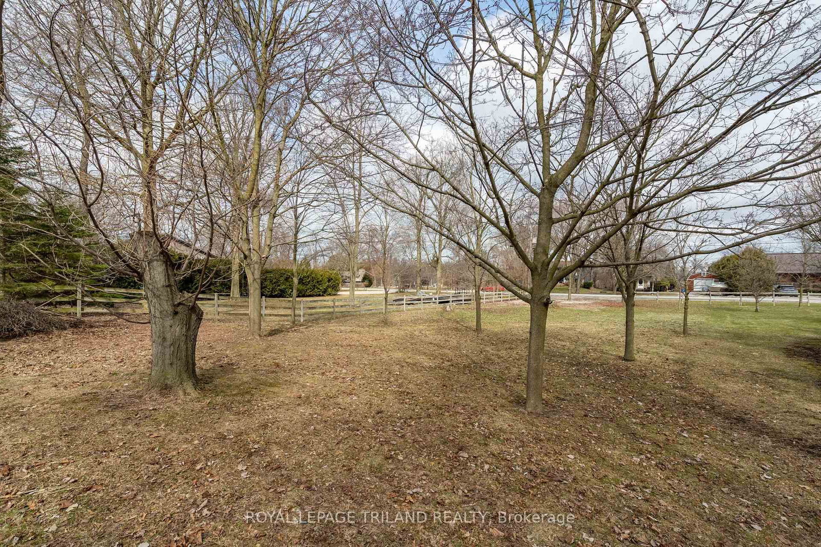 8419 Defore Drive • Lambton Shores, ON photo 12