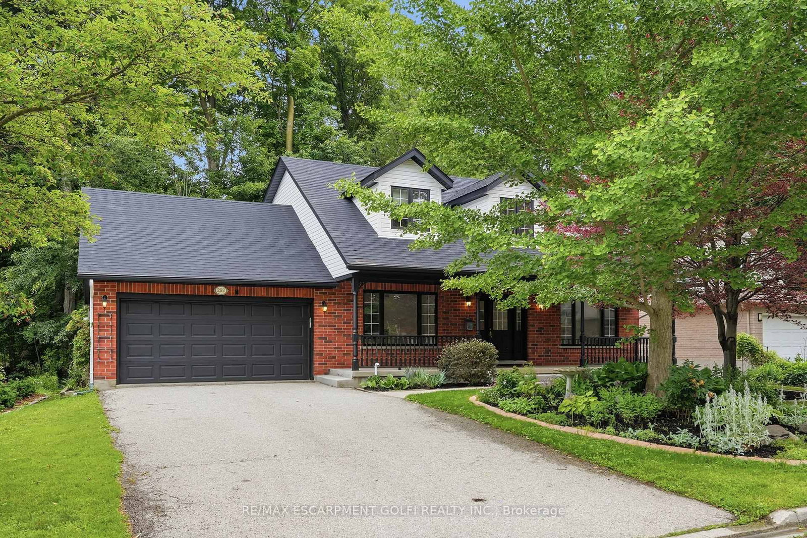 292 THORNCREST Drive • Waterloo, ON photo 1