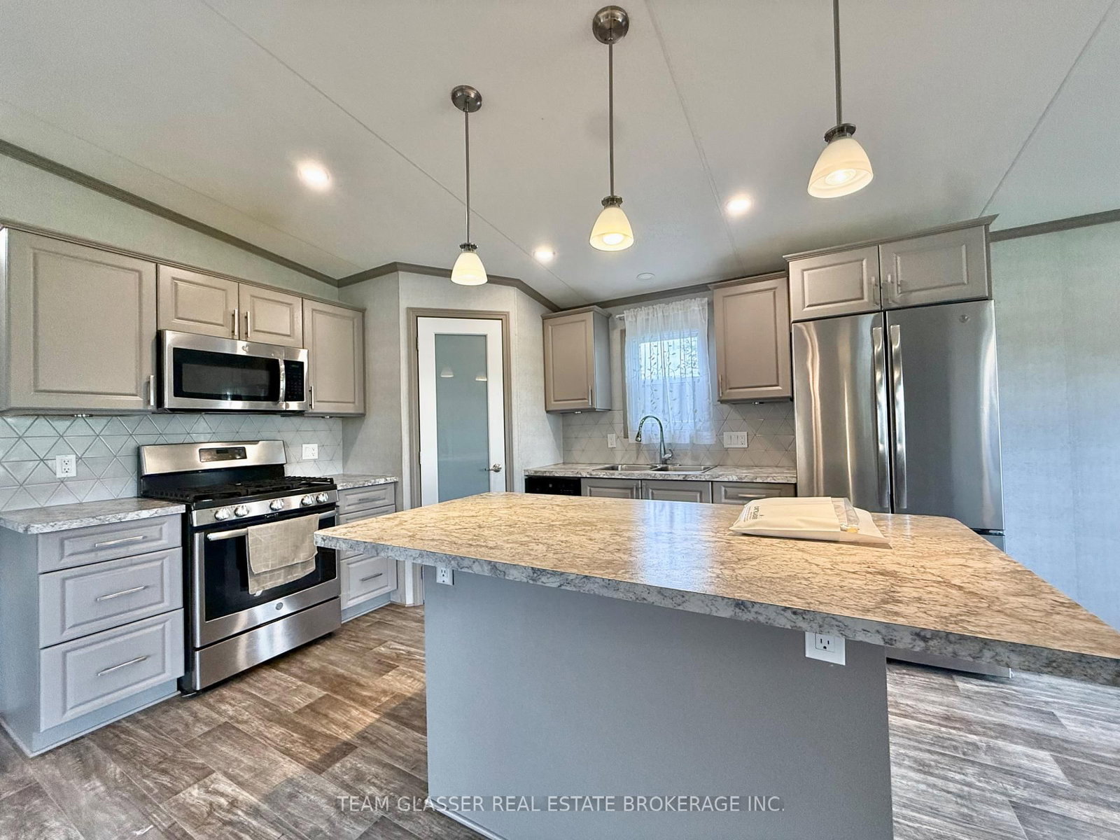 24749 Park Street • #2 • Strathroy-Caradoc, ON photo 10