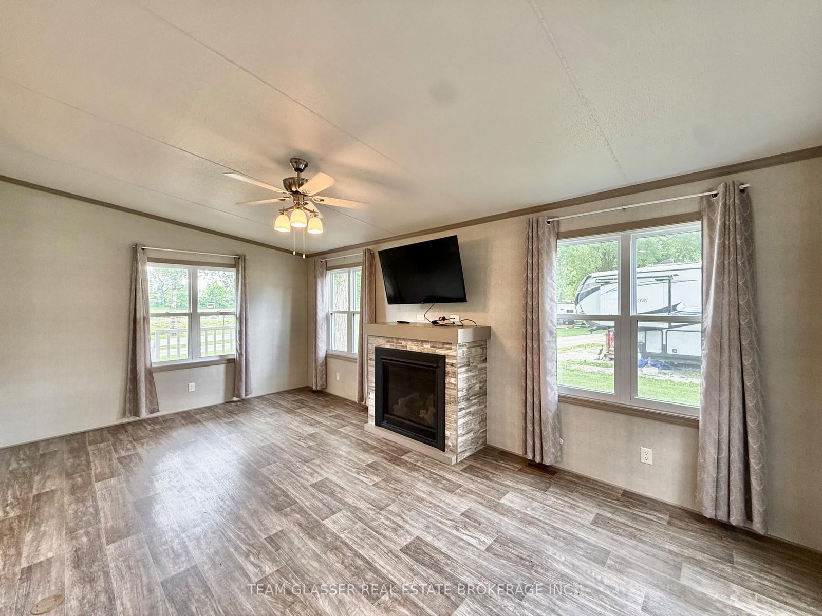 24749 Park Street • #2 • Strathroy-Caradoc, ON photo 12