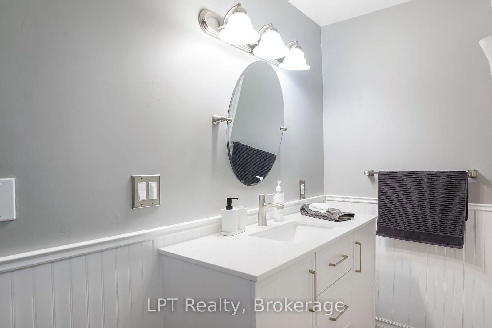 382488 CONCESSION 17 Road • Georgian Bluffs, ON photo 14