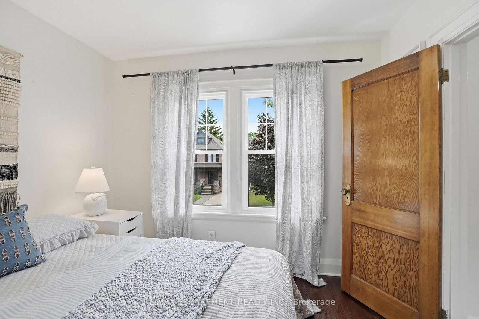 17 Tuxedo Avenue S • Hamilton, ON photo 32