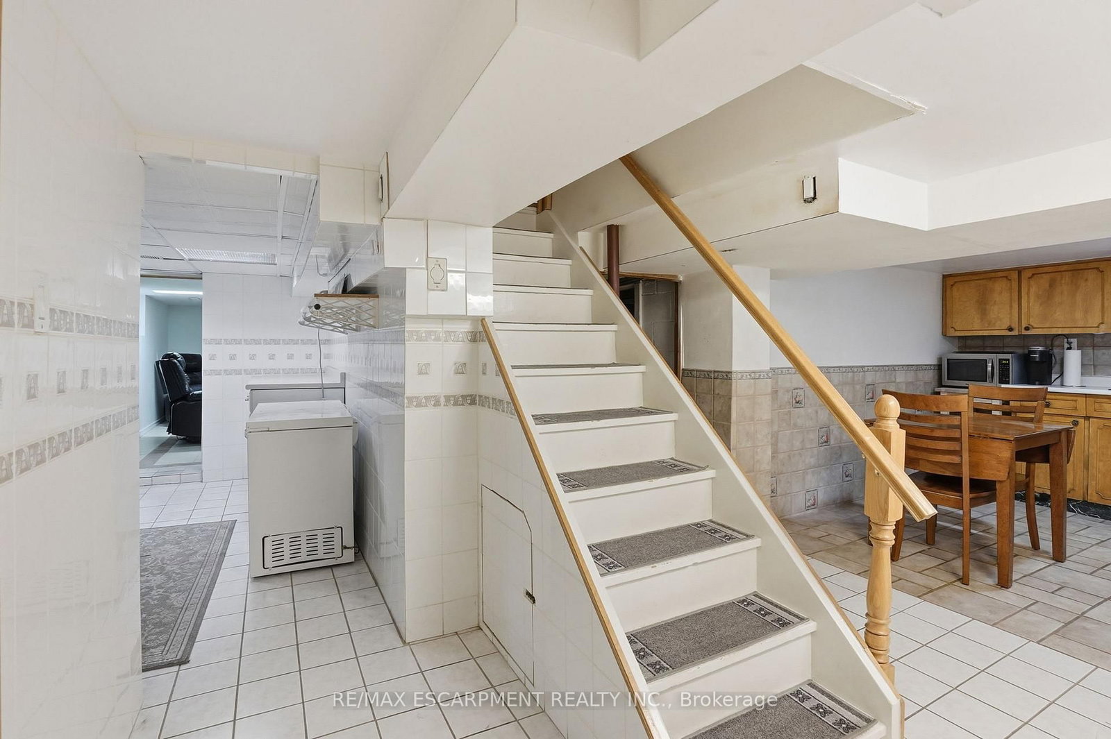 17 Tuxedo Avenue S • Hamilton, ON photo 39