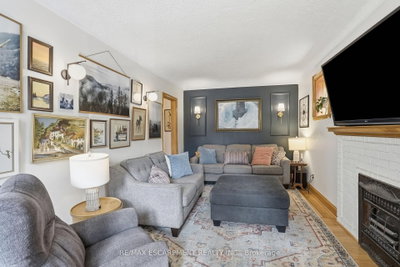 17 Tuxedo Avenue S • Hamilton, ON photo 9