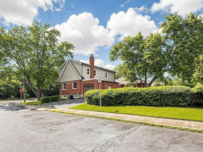 87 Fennell Avenue W