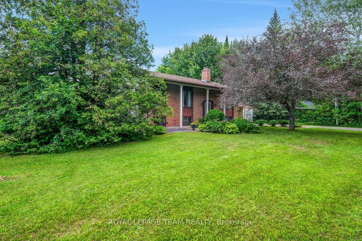324 County rd. 25 Road • North Grenville, ON photo 6