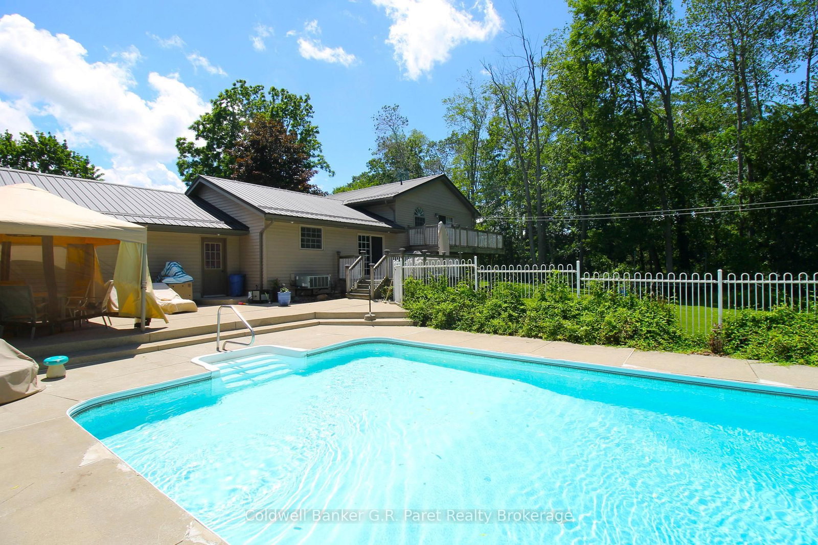 28 W Wellington Street • Norwich, ON photo 1