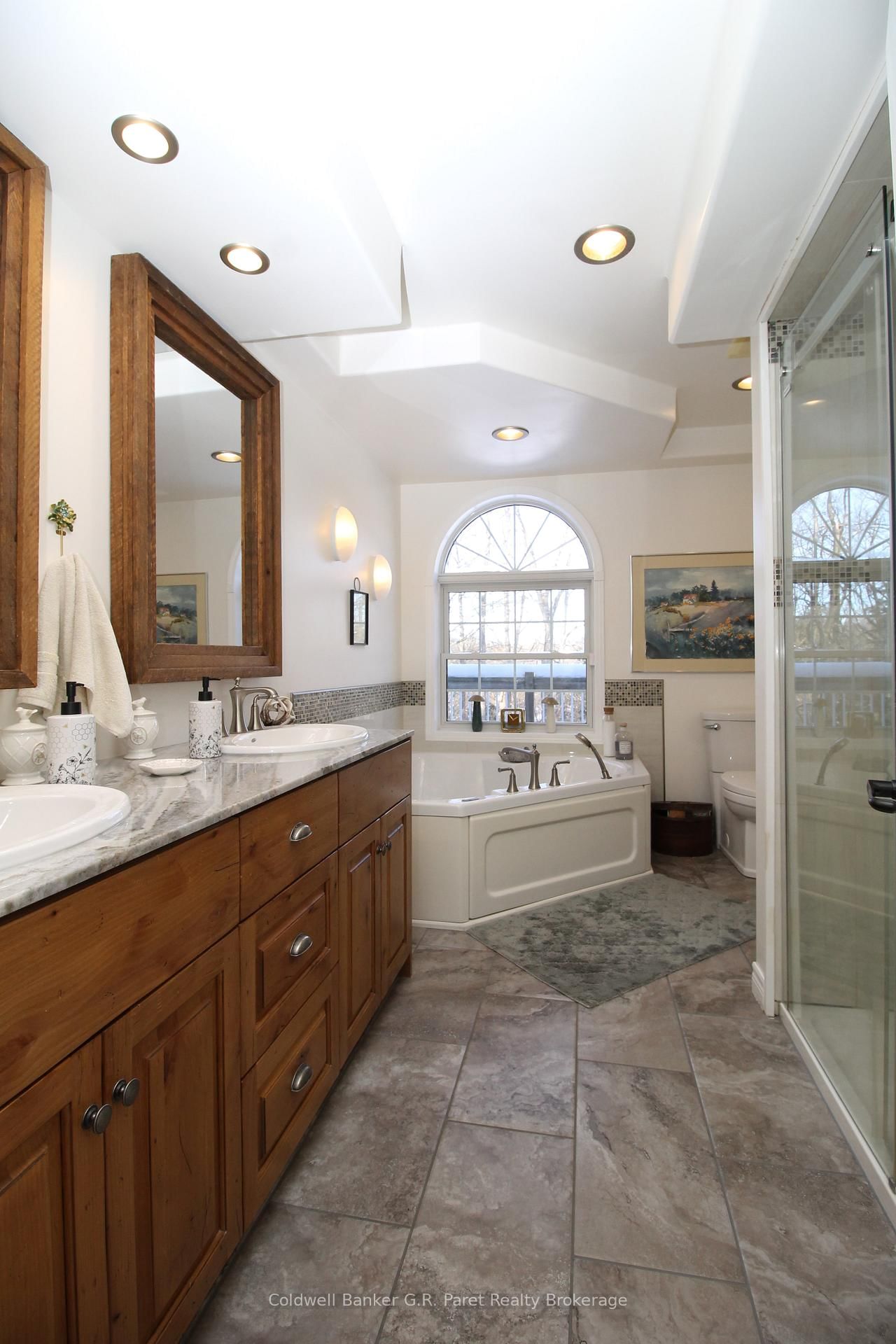 28 W Wellington Street • Norwich, ON photo 14