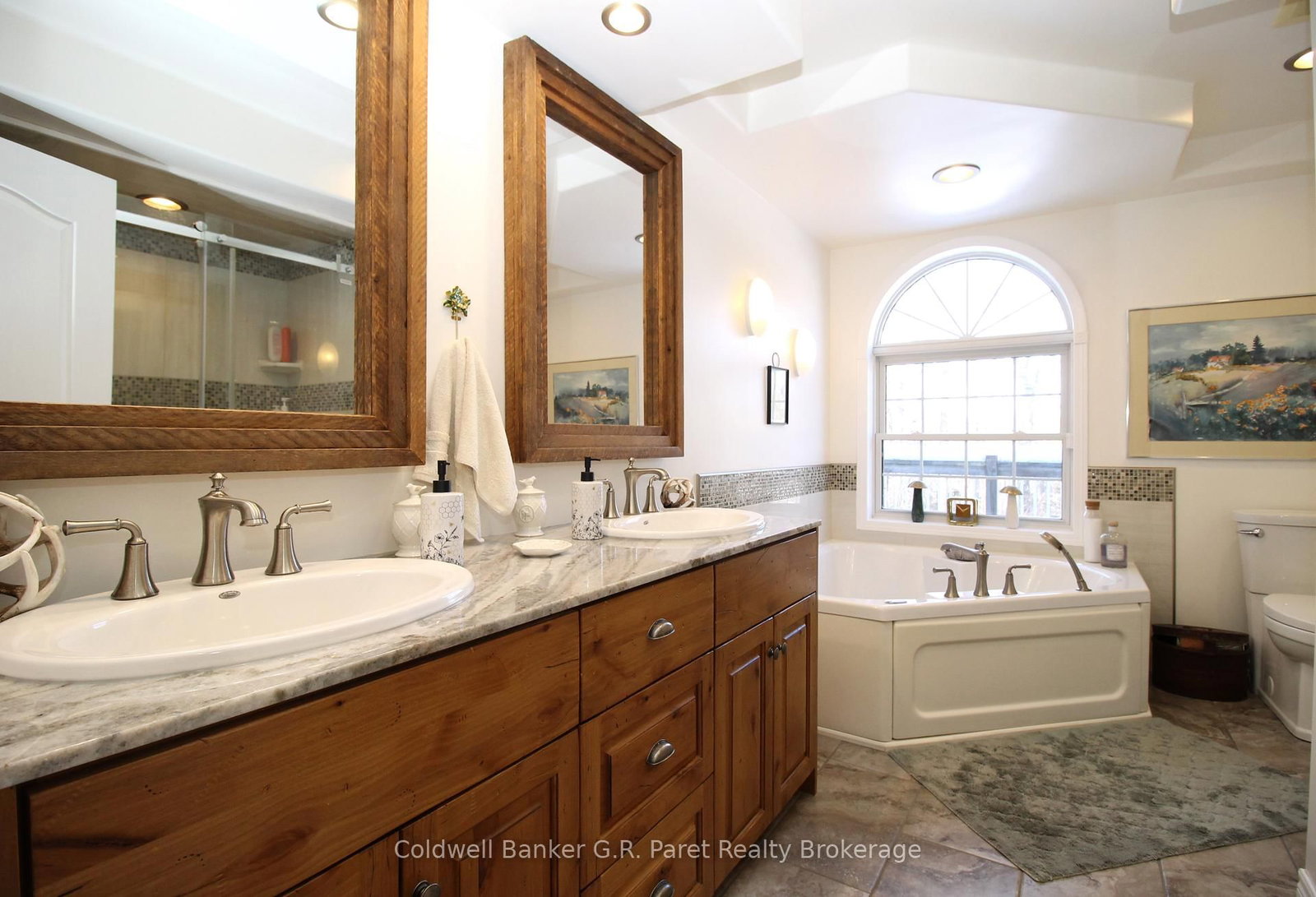 28 W Wellington Street • Norwich, ON photo 15
