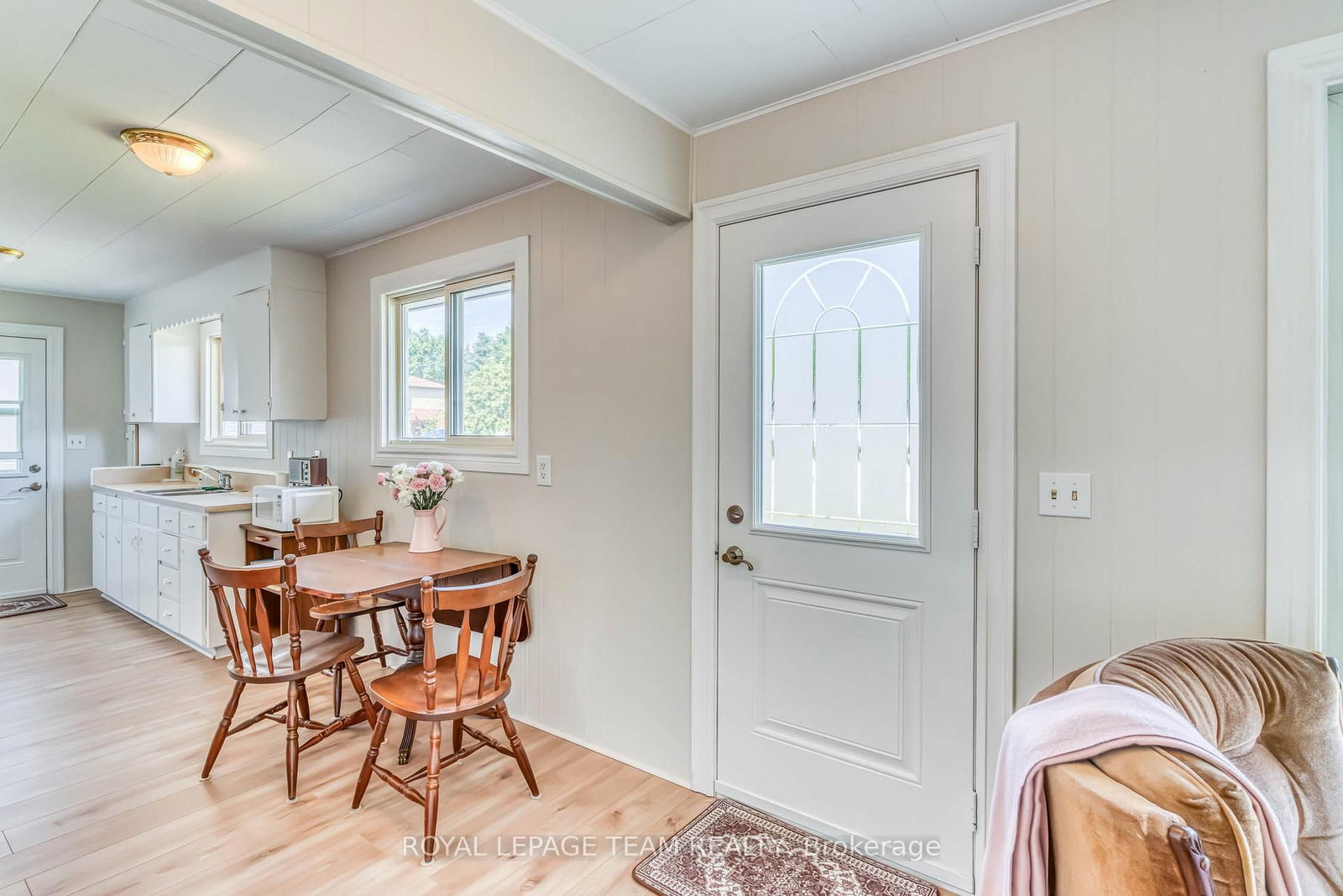 329 Wylie Street • Almonte, ON photo 2